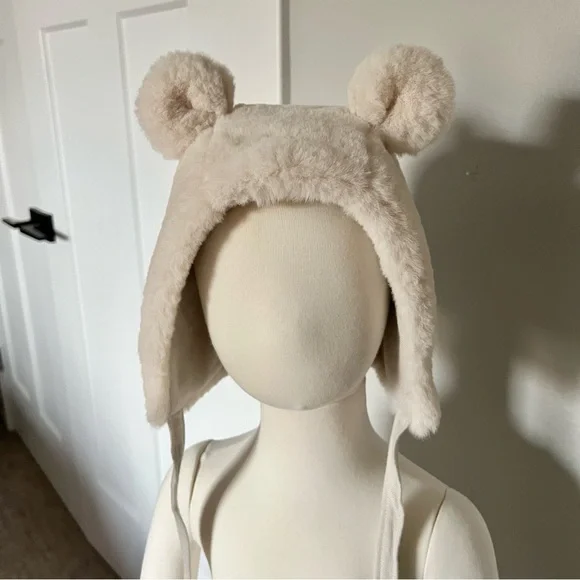 Native Fable Polar Bear Bonnet Size 2/3 Years